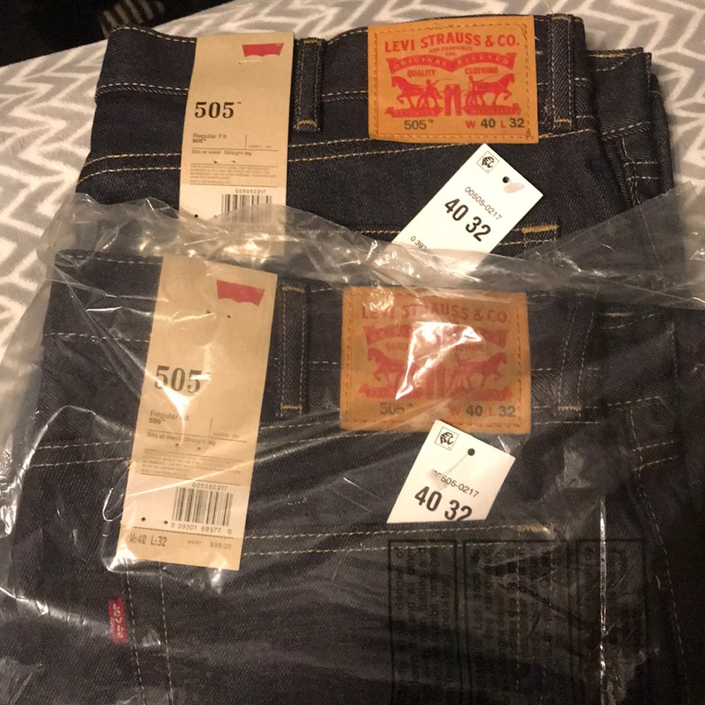 NWT. Levi regular fit 505 jeans.
